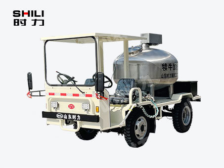 1方電動四輪犢牛喂奶車（立式罐、帶攪拌）