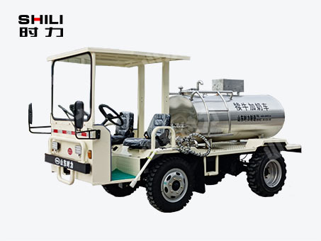 1方電動四輪犢牛喂奶車（臥式罐、帶攪拌）